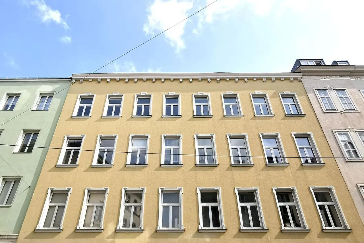 Vienna Palm Apartment