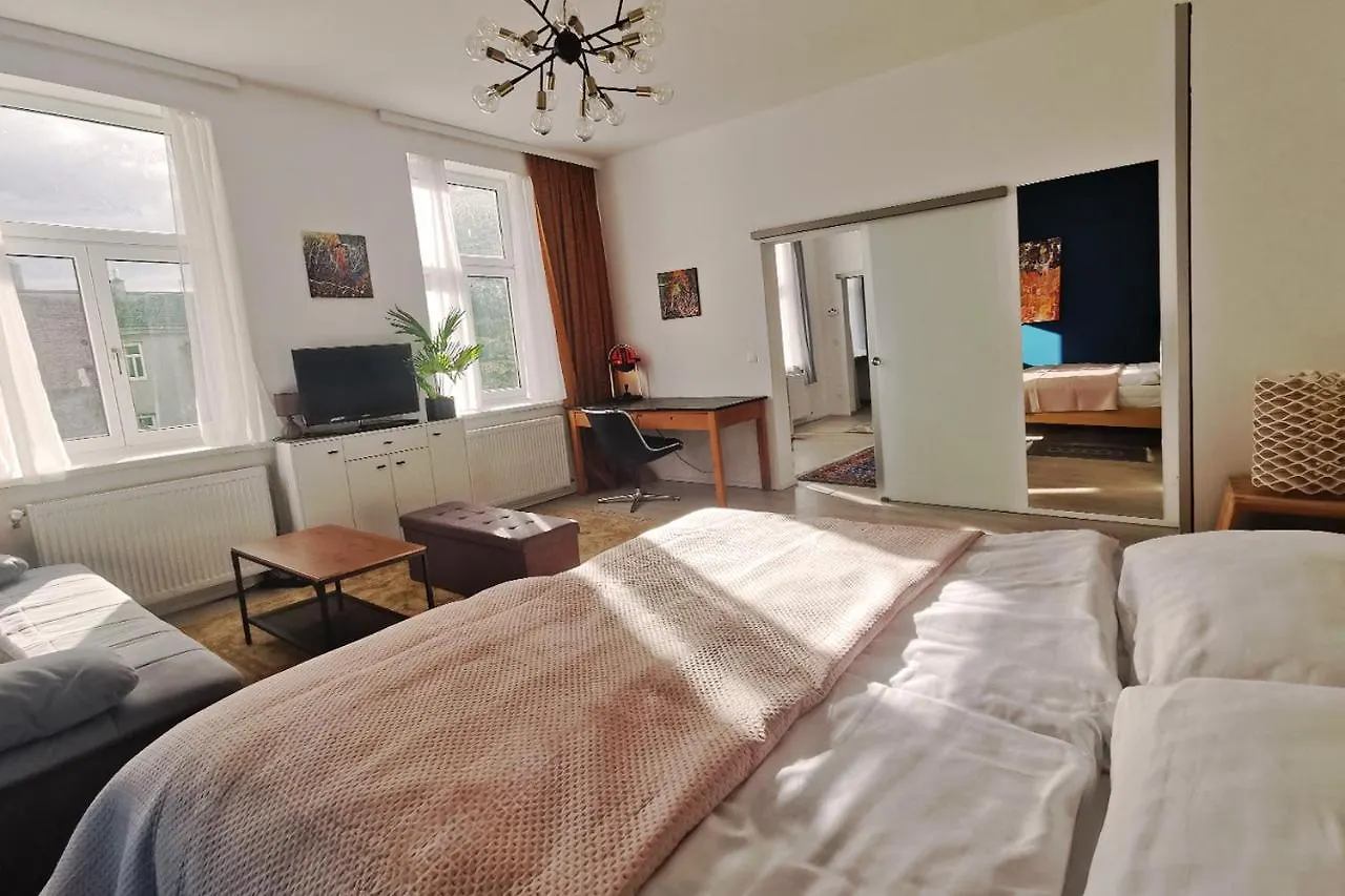 Vienna Palm Apartment